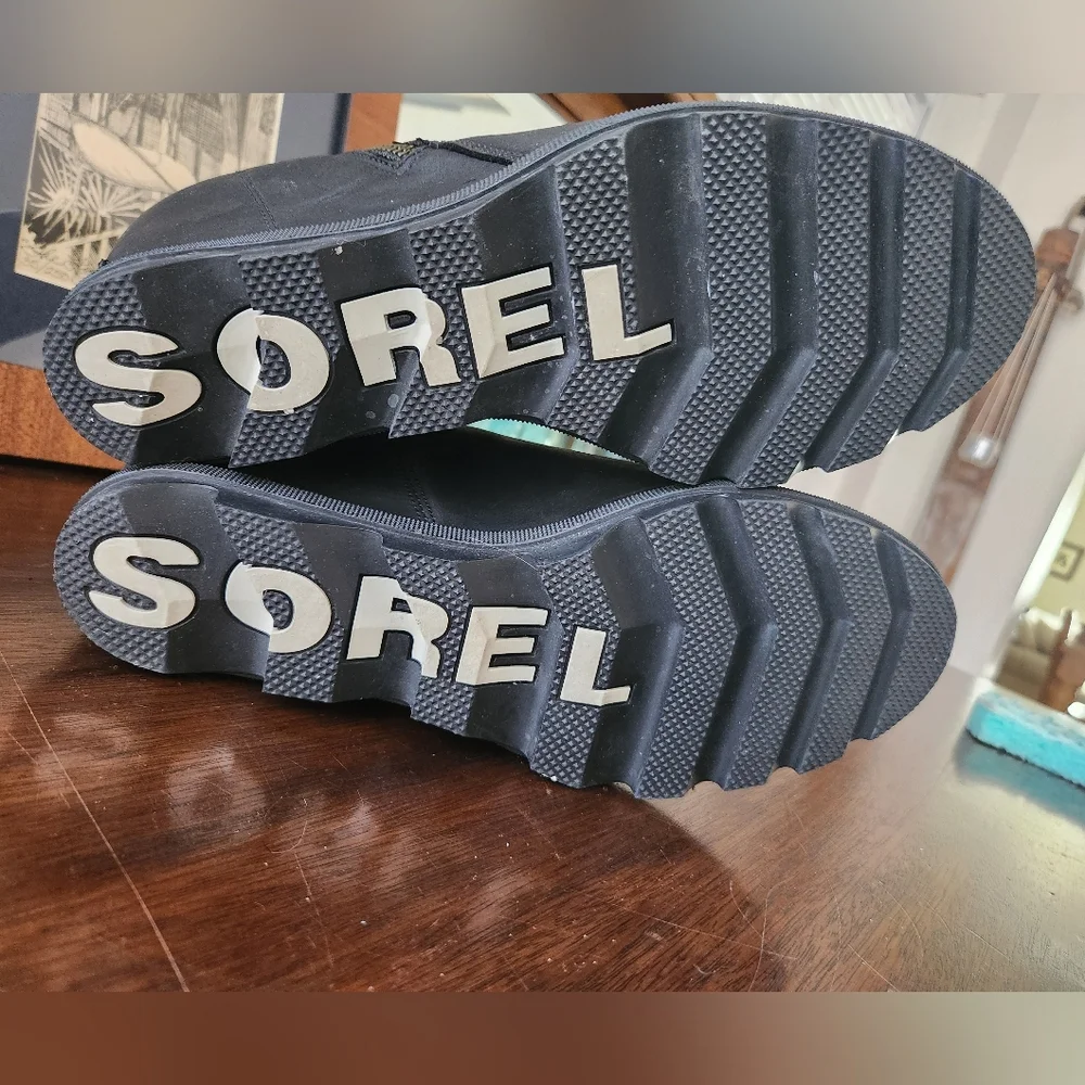 Sorel Black Artic Wedge Ankle‎ Boots
